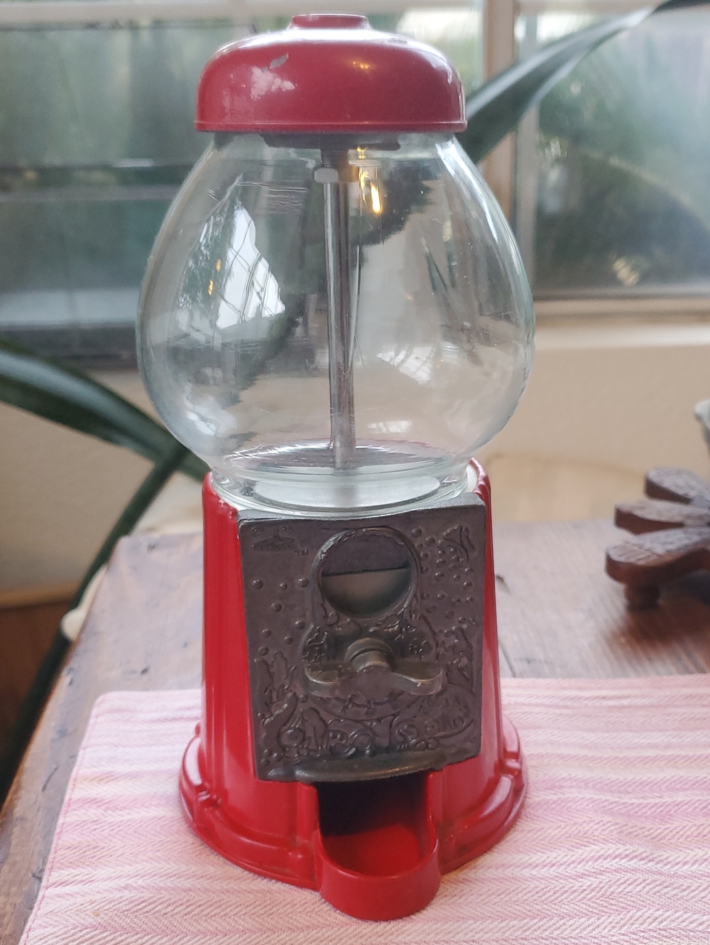 VTG Carousel Gumball Machine untestes 9” Tall
